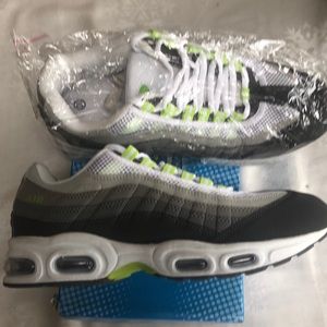 Air sneakers men’s,Grey, White, Green lace ups